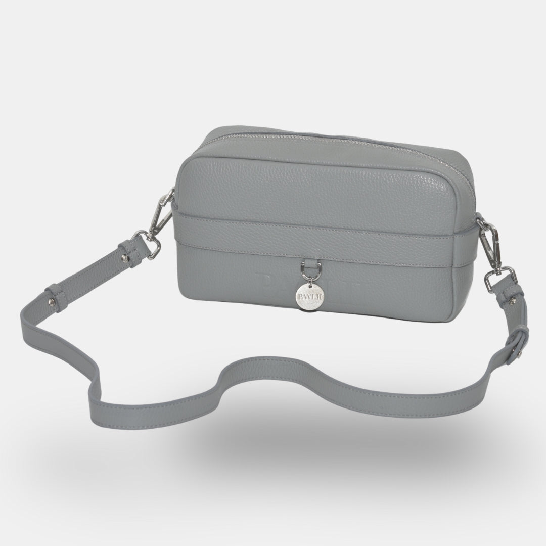 Gassitasche aus Leder in Steingrau.