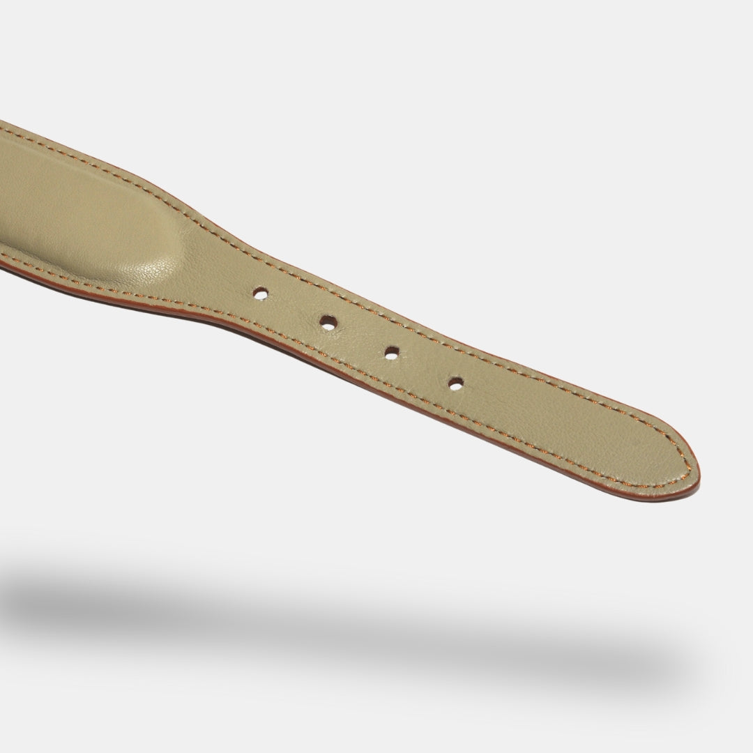 Lederhalsband in Cognac, Nahaufnahme Innenfutter.